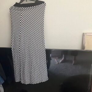 FINAL MARKDOWN Active basic skirt medium